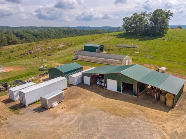 49 Pinnacle Ln, Meadows Of Dan, VA 24120