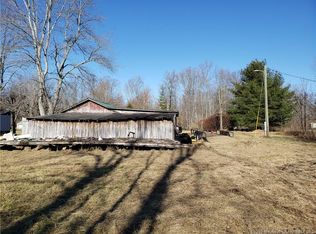 9422 E Misty Hollow Rd, Pekin, IN 47165