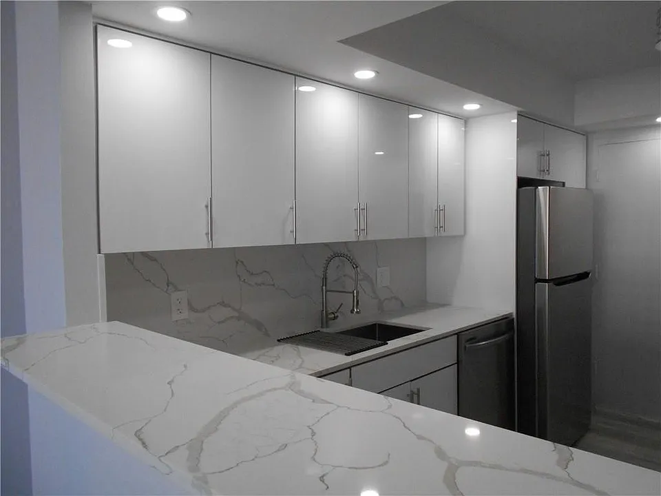 1301 Miami Gardens Dr #723W