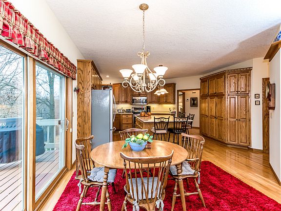 3rd image of 2305 Wildwood Ct