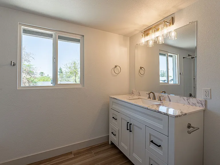 102 E Santa Cruz Dr — Photo 32