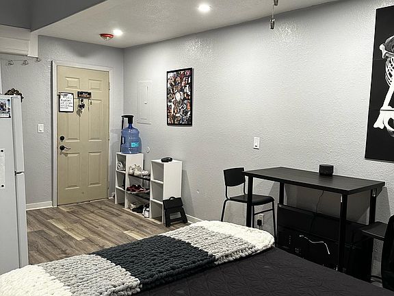Living/bedroom area