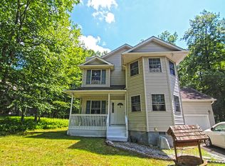 198 Oakenshield Dr, Lehman, PA 18371