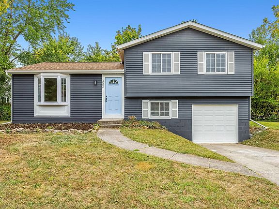 2nd image of 3021 Deepwood Dr