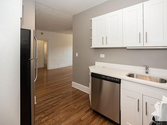 5th image of 625 W Stratford Pl APT 3E