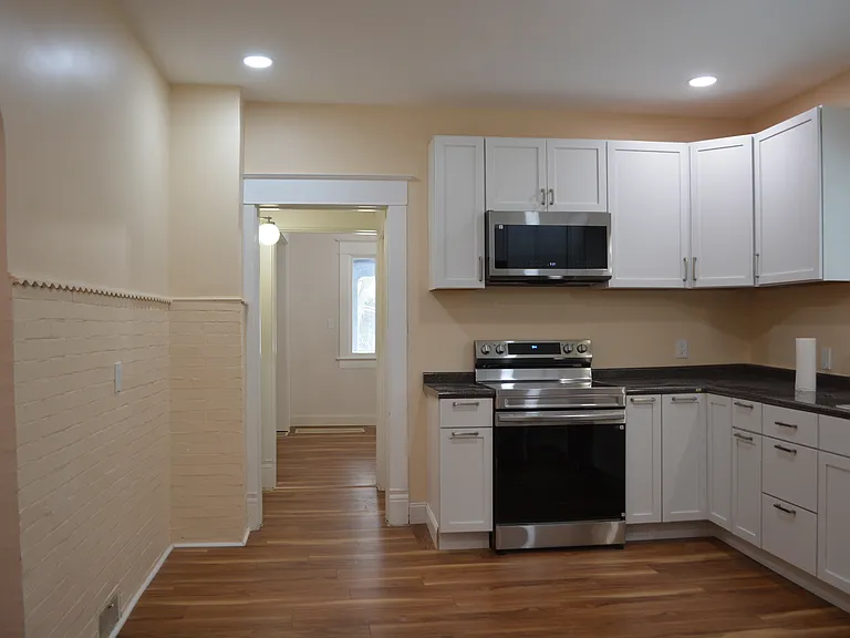 225 Thieme Pl — Photo 12