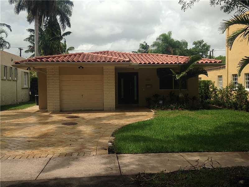 1st image of 1221 Alhambra Cir