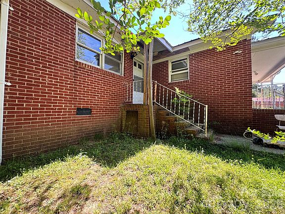 3rd image of 101 Ledbetter Rd