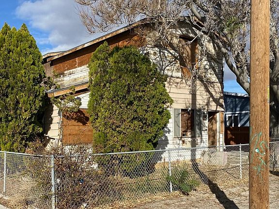 2nd image of 615 Grinnel Ave