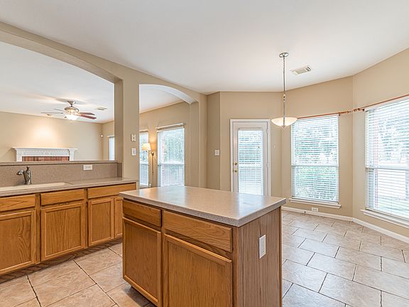 5th image of 13607 Auburn Oaks