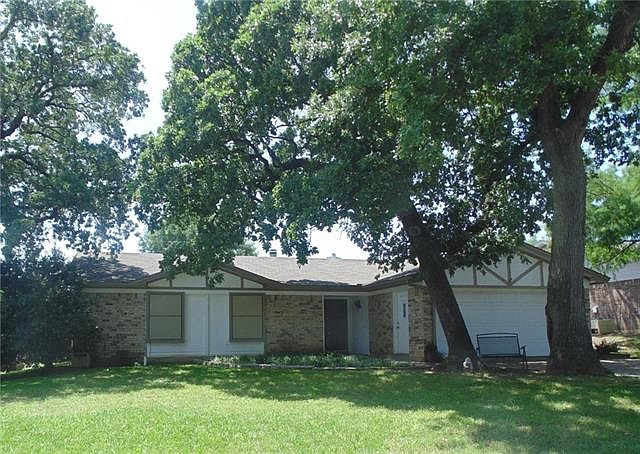 1st image of 3906 Woodbury Ct