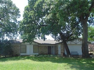 3906 Woodbury Ct, Arlington, TX 76017