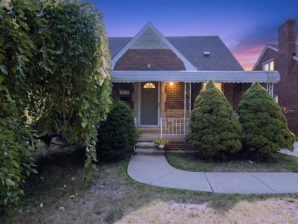 1st image of 20930 Redmond Ave
