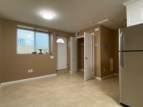 3rd image of 110 Edgegrove Ave