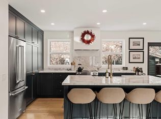 212 Vantage Pl NW, Calgary, AB T3A 1X9