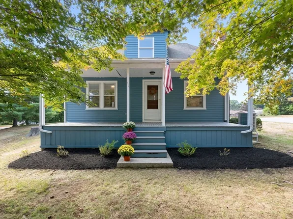 326 William St, Stoneham, MA 02180