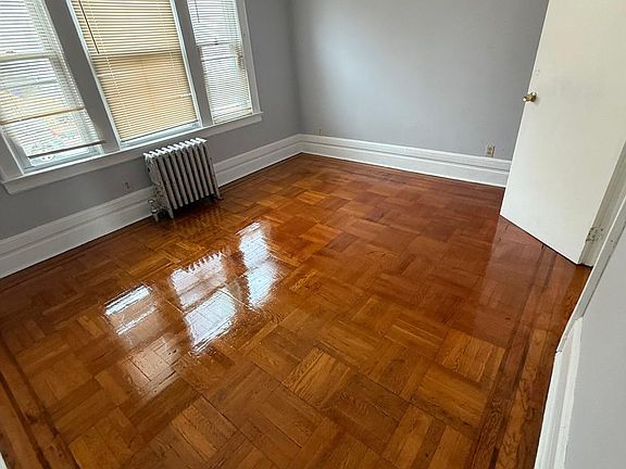 2nd image of 32-34 Kenmore Ave #1R