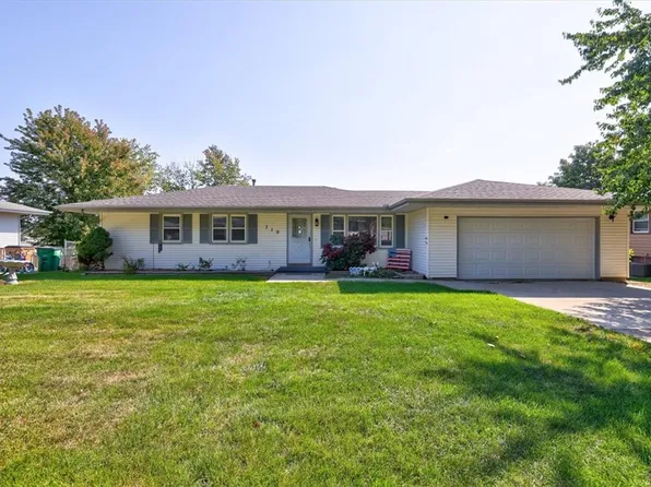 710 S 2nd St, Carlisle, IA 50047