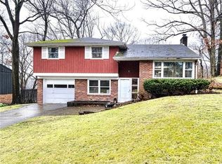 212 Chapel Ridge Dr, Glenshaw, PA 15116