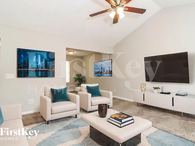 1074 Bridle Creek Dr — Photo 3