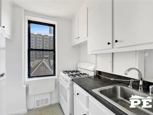 414 Elmwood Avenue image 15 of 26