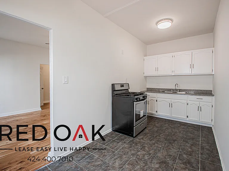 400 N Coronado St #105 — Photo 3