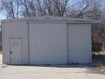 2nd image of 411 N Phoenix Ave