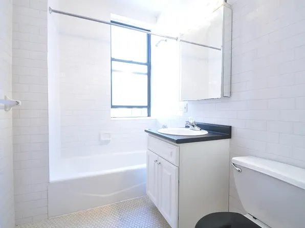 100 East 208th Street 3D image 3 of 9