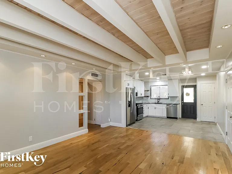 12210 N Escobar Way — Photo 3