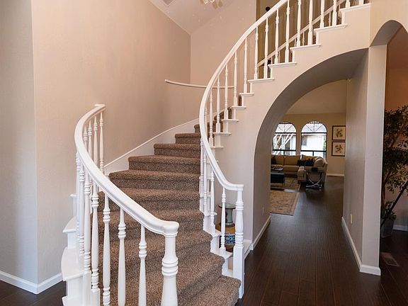 4th image of 3835 W Woodside Ave