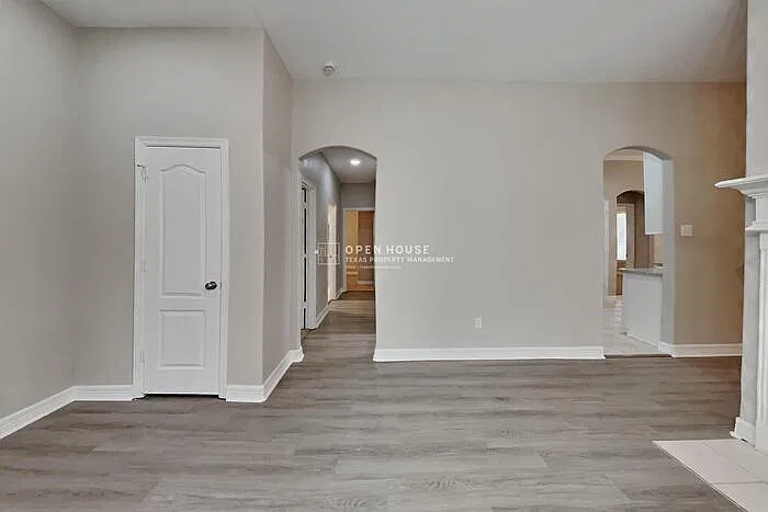 3 bed, 2.0 bath, 1782 sqft, $1,900 — Photo 4