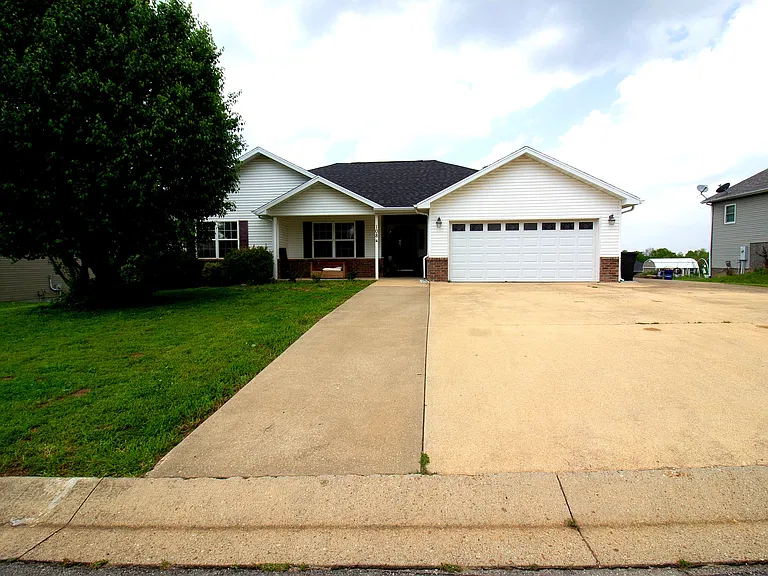 108 La Vista Dr — Photo 2