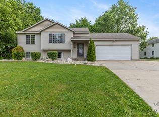 1395 Three Mile Rd NW, Grand Rapids, MI 49544