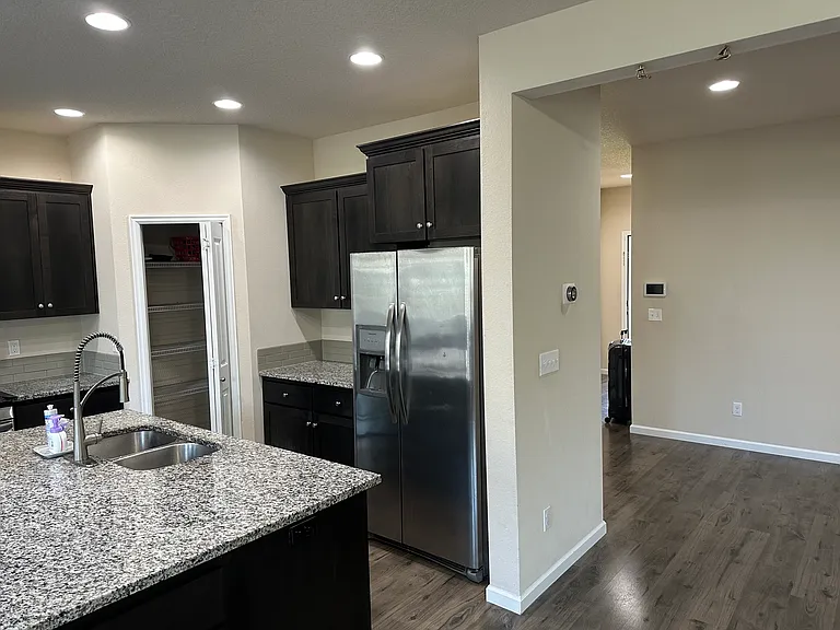7395 NW 164th Ave — Photo 4
