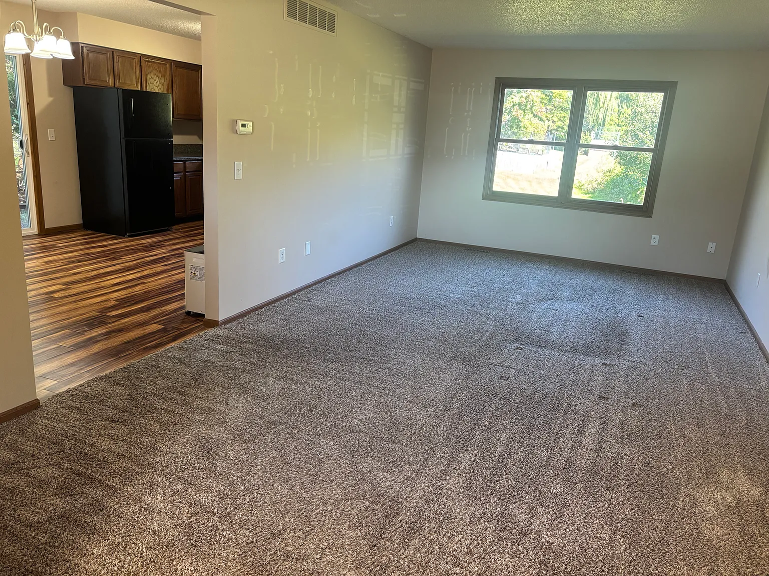 2 bed, 1.5 bath, 1600 sqft, $1,700 — Photo 2