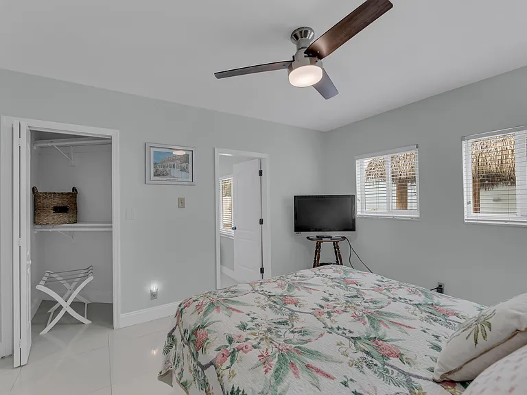348 SE 18th Ave — Photo 38