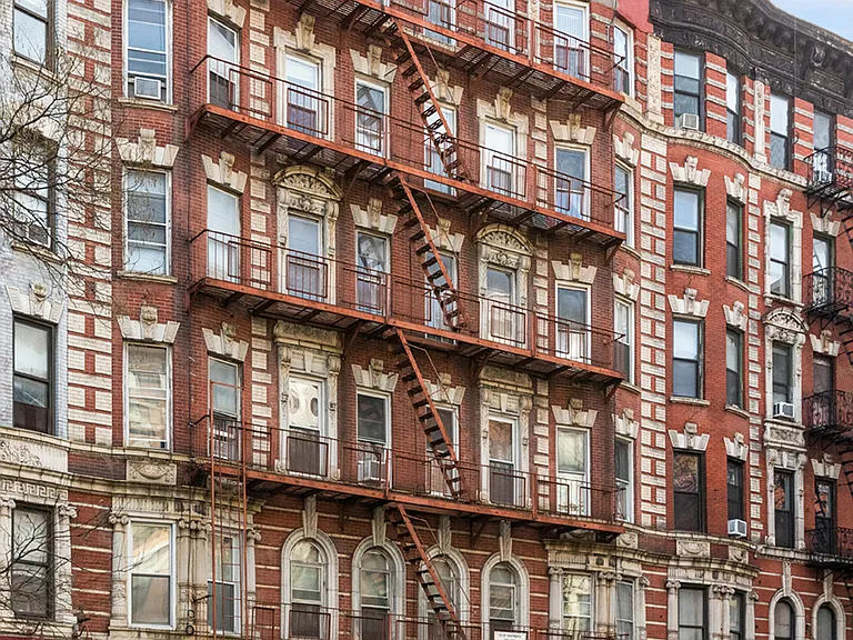 234 E 14th St #3B — Photo 8