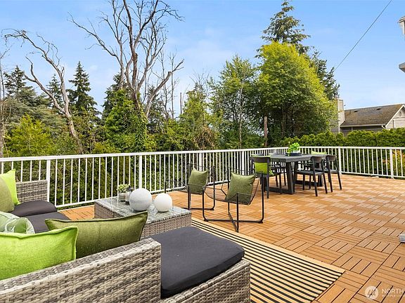 4th image of 10835 35th Avenue SW