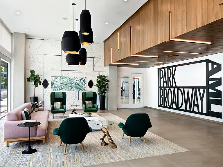 AMLI Park Broadway — Photo 9