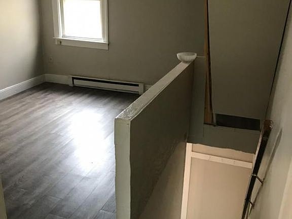 5th image of 117 W Chapel Ave