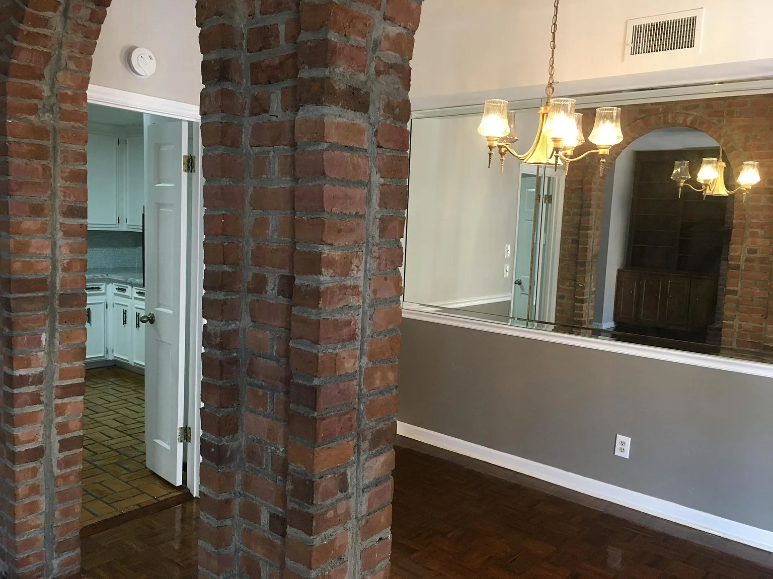 3 bed, 2.5 bath, 1910 sqft, $1,650 — Photo 3