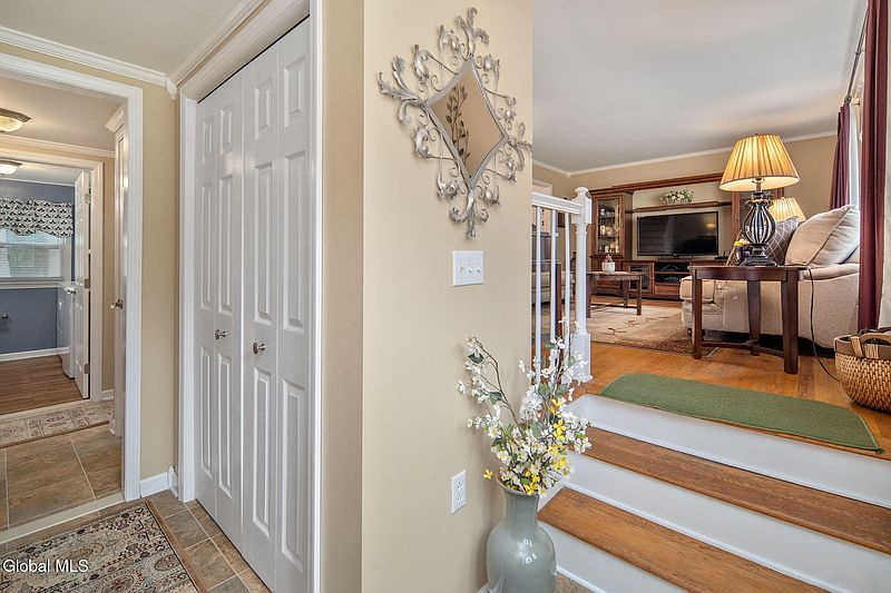 3rd image of 30 Guilder Place
