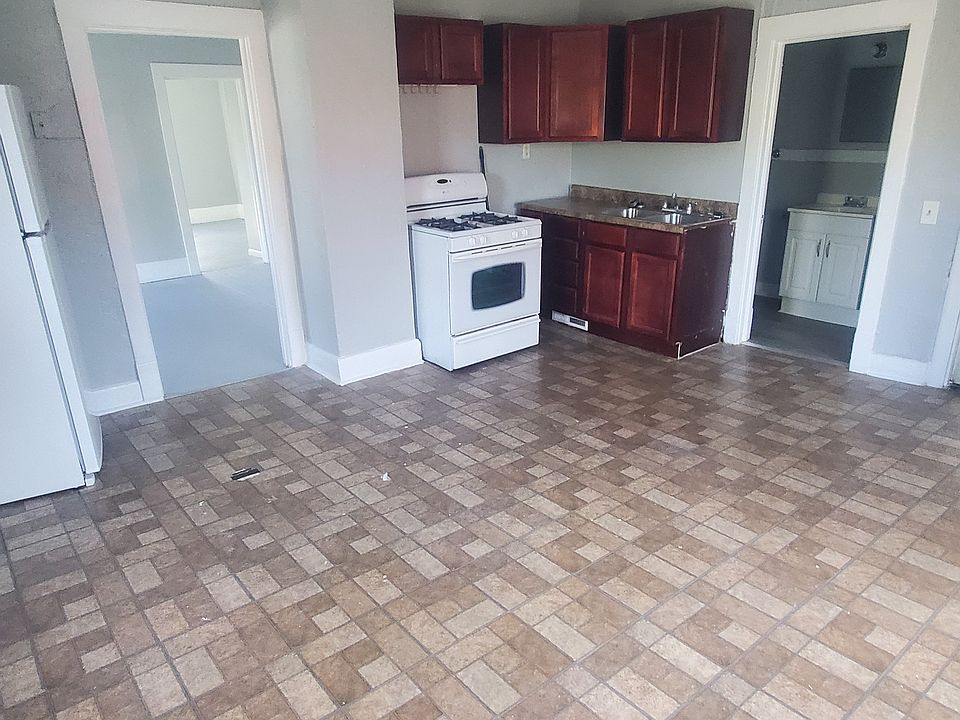 1st image of 713 Eagle St Unit 2