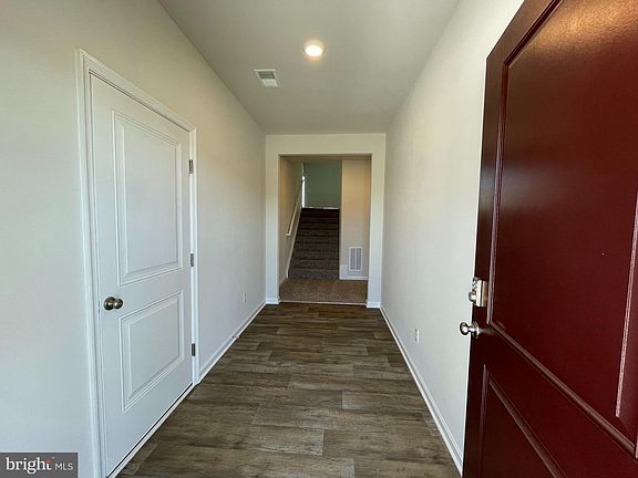 2nd image of 122 Clerkenwell Dr