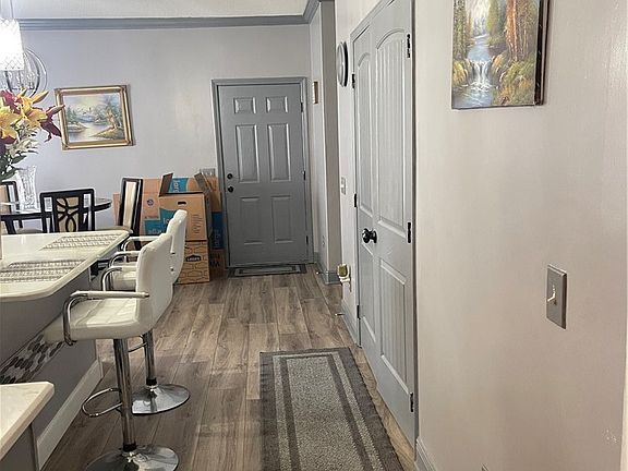3rd image of 6210 Mimosa Gardens Cir