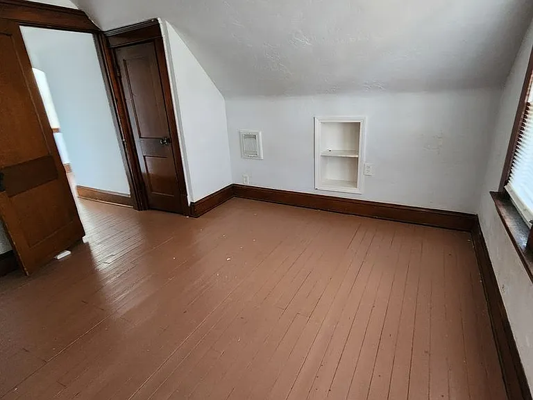2664 Hampshire Rd — Photo 9