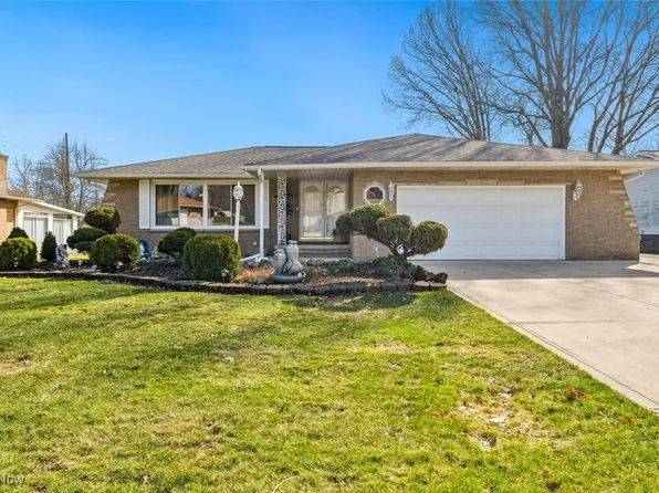 6313 Gale Dr, Seven Hills, OH 44131