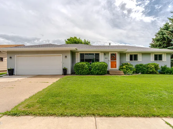 1917 N 20th St #N, Bismarck, ND 58501
