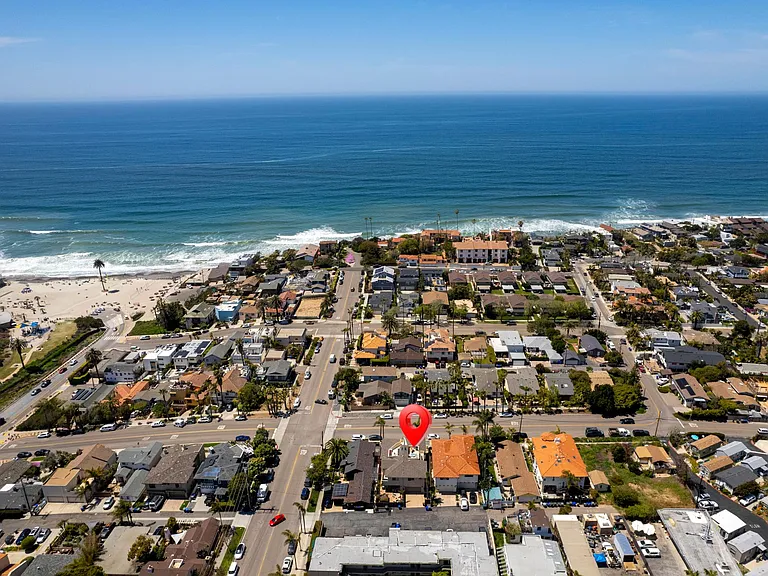 Minutes to famous Moonlight Beach in Encinitas The "moonlight" in the name of this beach comes from the fact that local residents used to come to the area for midnight picnics early in the early 1900s