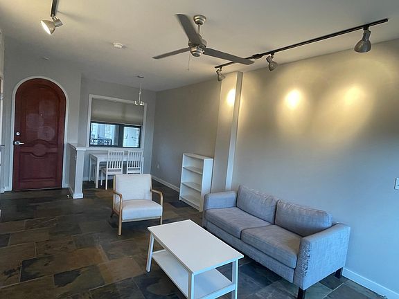 4th image of 1812 West Ave Suite 403